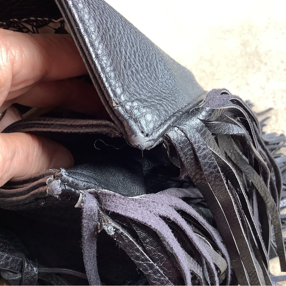 Genuine Leather Carlos Santana Blake fringe purse  ,signs of wear - Picture 5 of 8